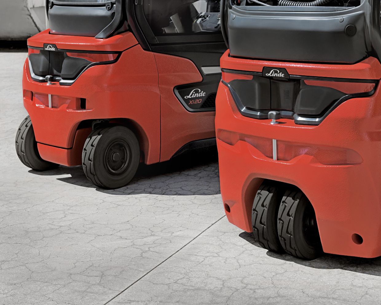 Forklift tyre on Linde MH products