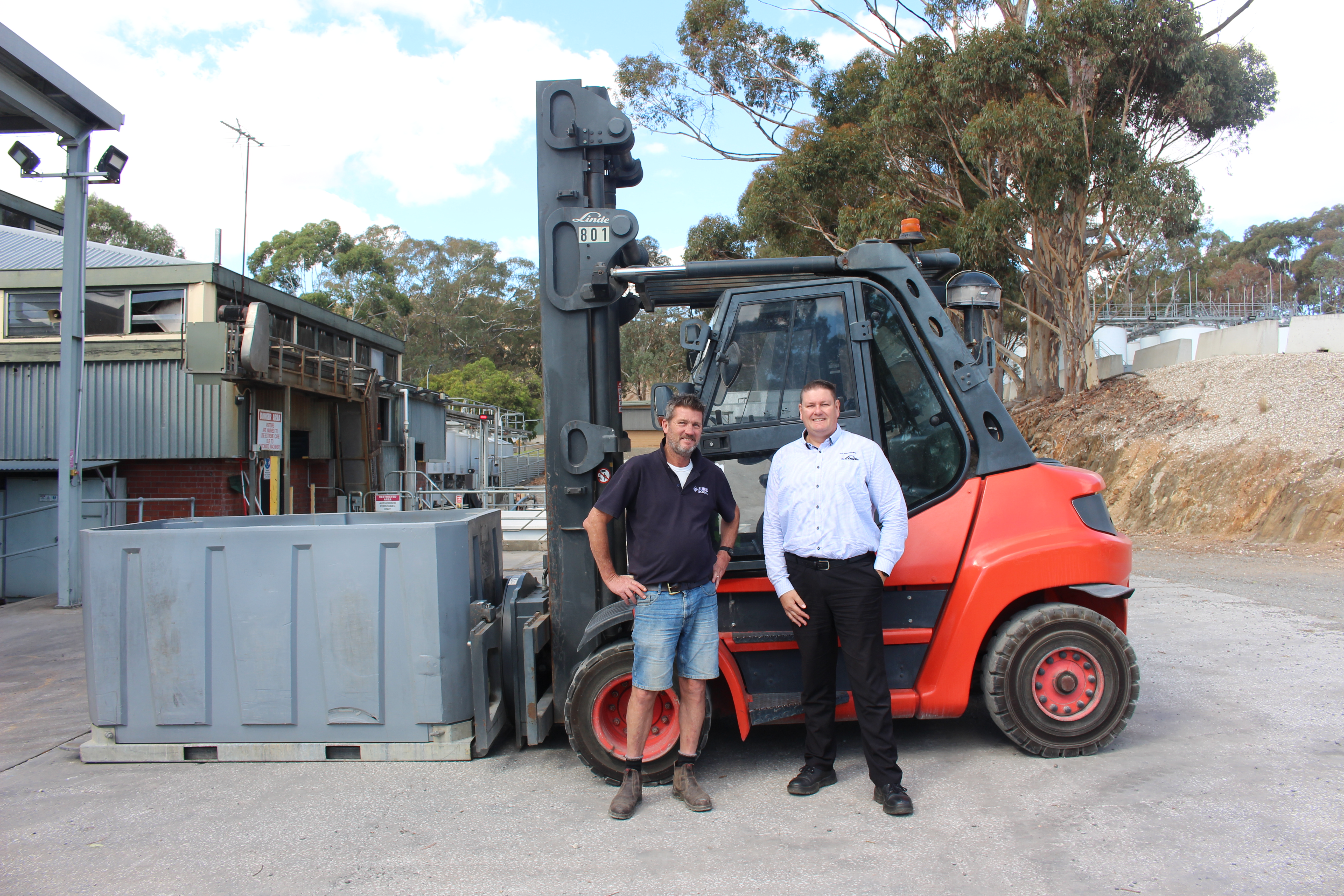 Linde Material Handling Adelaide Territory Manager doing customer visit