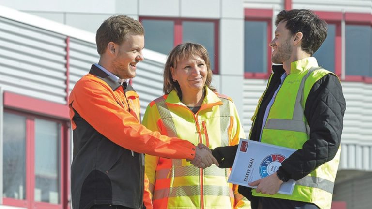 warehouse-workers-shaking-hands
