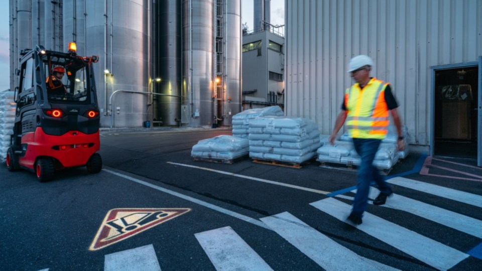 Linde Truckspot Crossing Safety