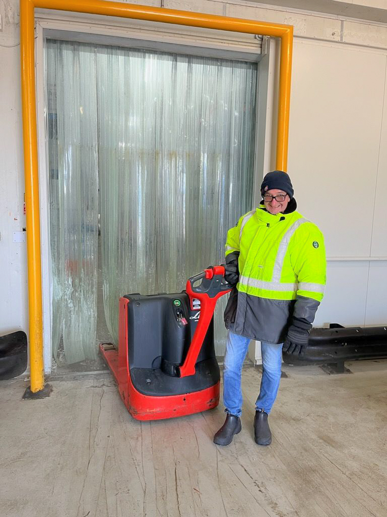SA Seafood Express owner with Linde T14 Pallet Truck