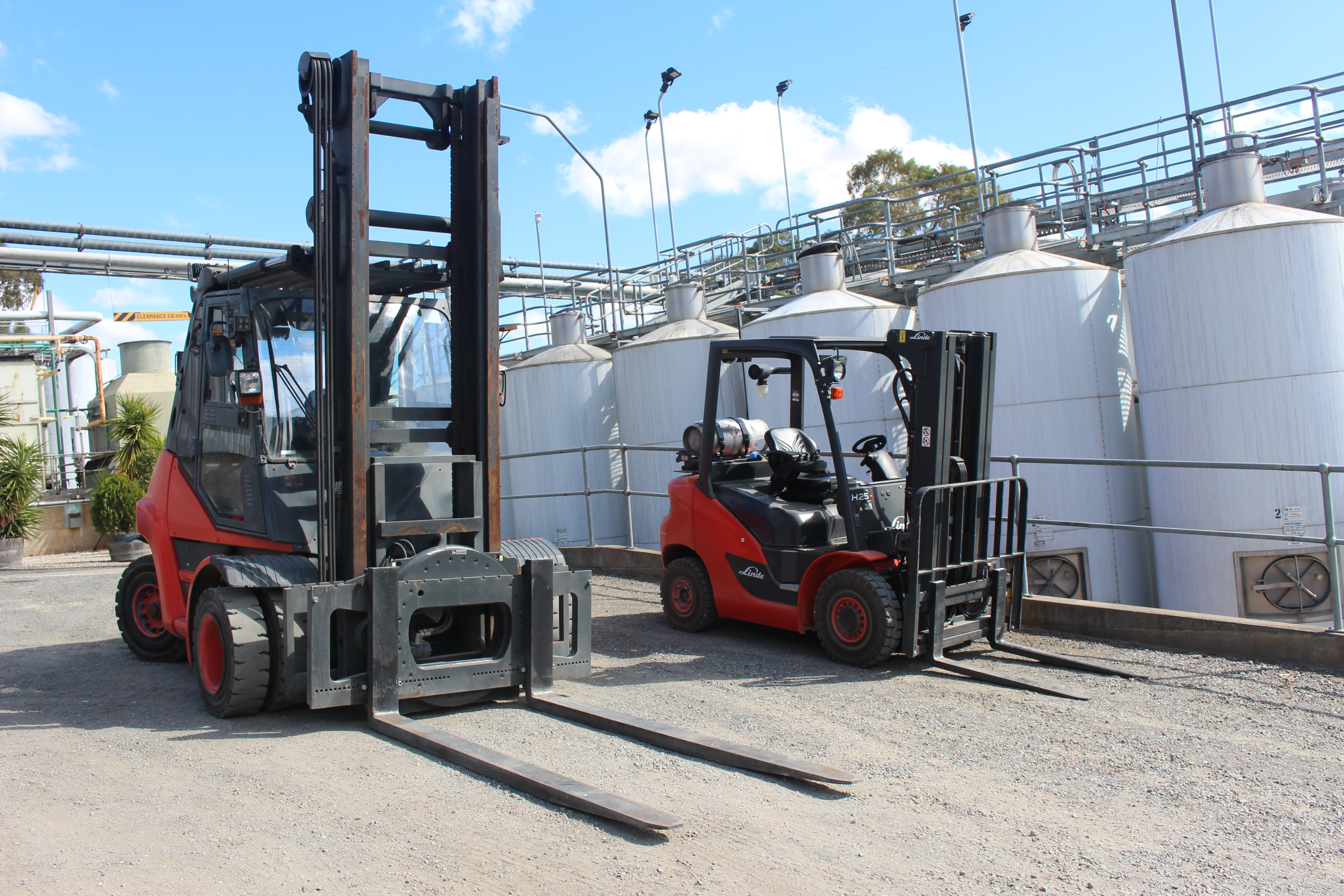 Fleet of Linde engine forklifts for vintage applications